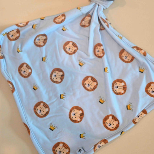 lay flat image of the lion pattern lovey